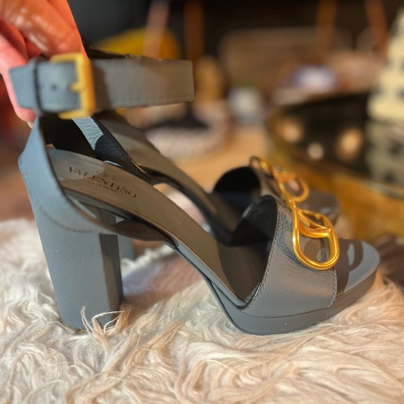 Sold VLOGO Valentino Platform Angle Wrap Sandals Shoes Sz 41 11"insole PRISTINE - Picture 8 of 13